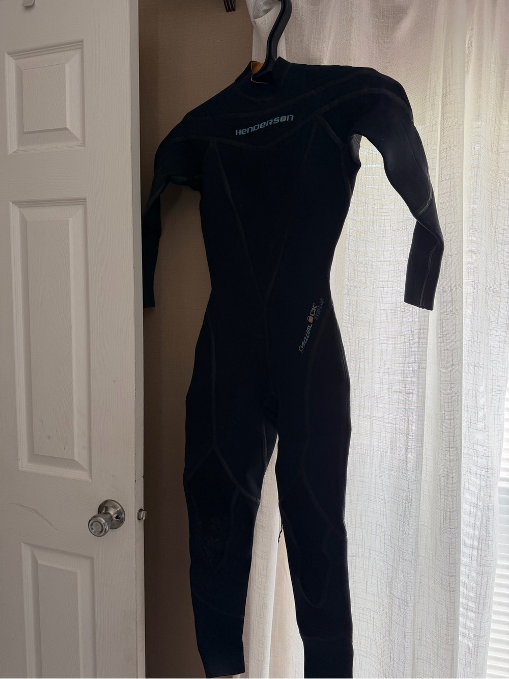 Henderson 3mm Aqua Lock Wetsuit size 4